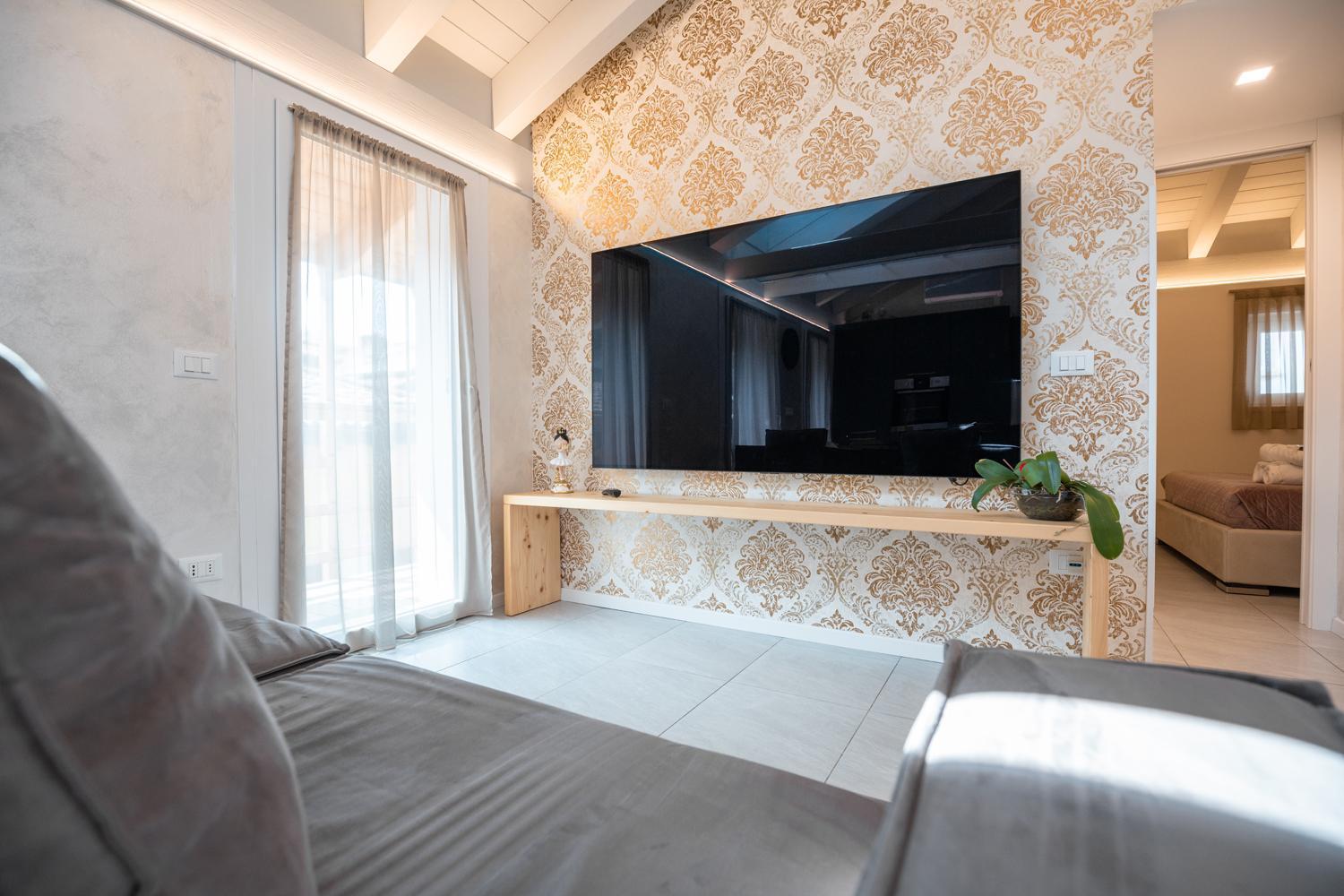 Es Rooms And Apartments Torbole Sul Garda Exteriör bild