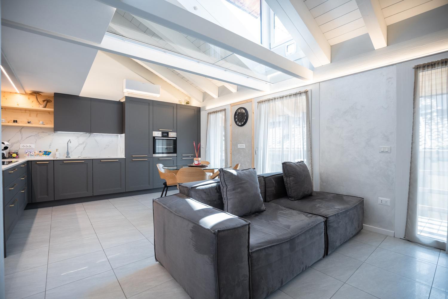 Es Rooms And Apartments Torbole Sul Garda Exteriör bild