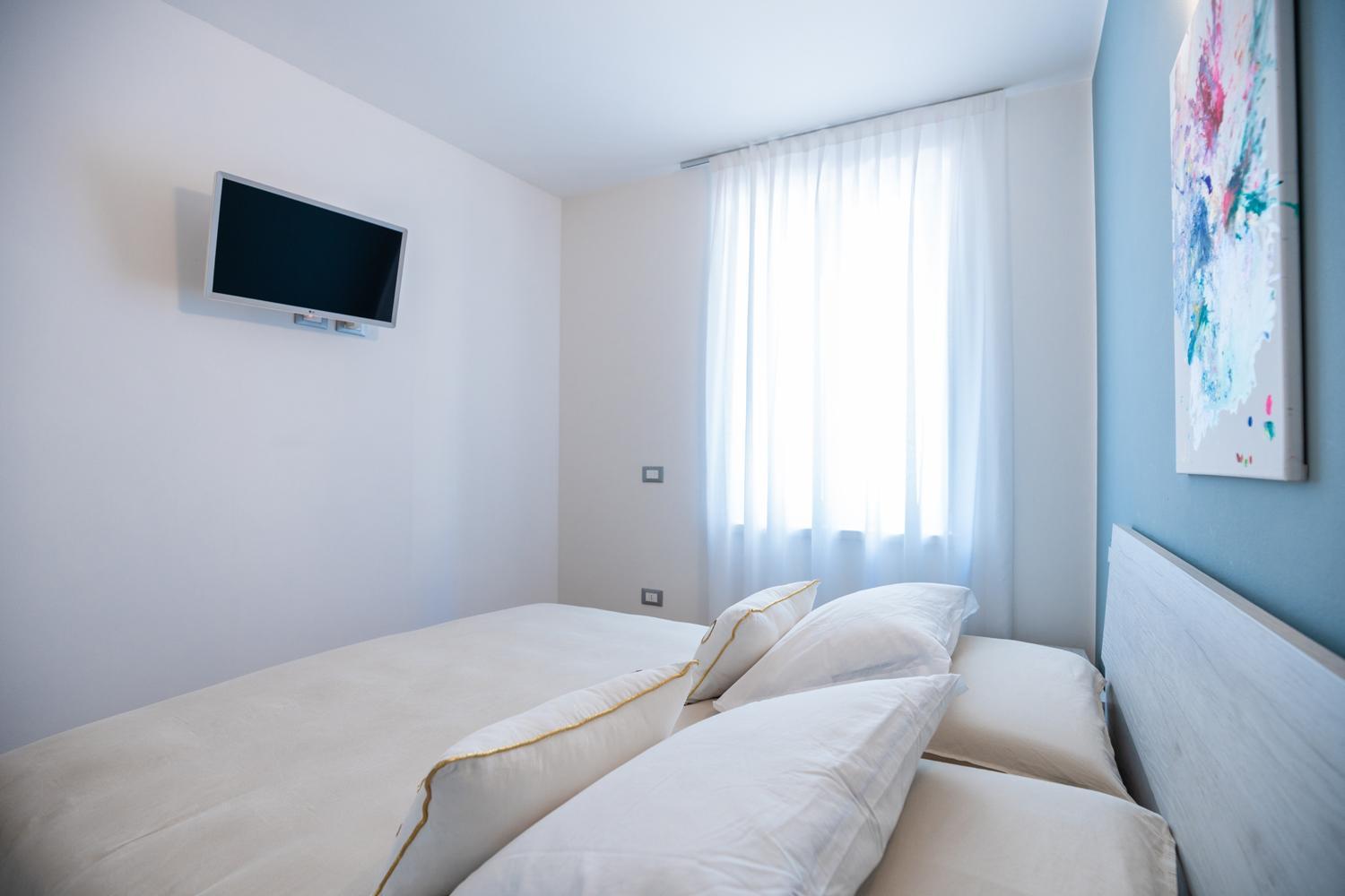 Es Rooms And Apartments Torbole Sul Garda Exteriör bild