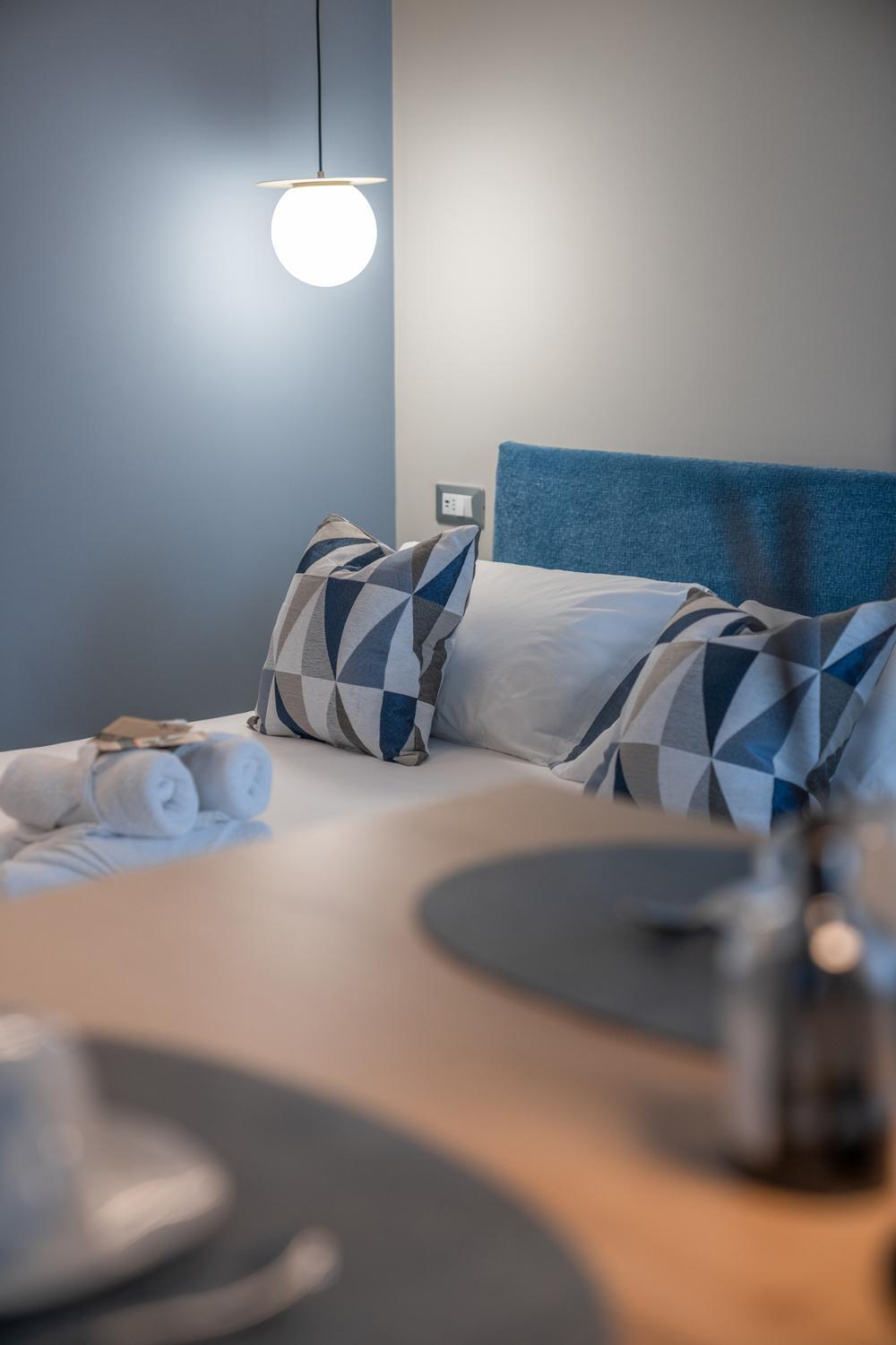 Es Rooms And Apartments Torbole Sul Garda Exteriör bild