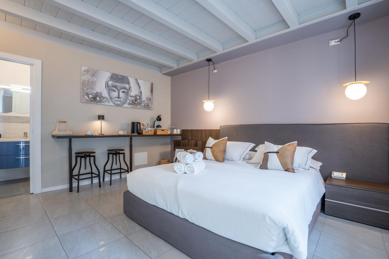 Es Rooms And Apartments Torbole Sul Garda Exteriör bild