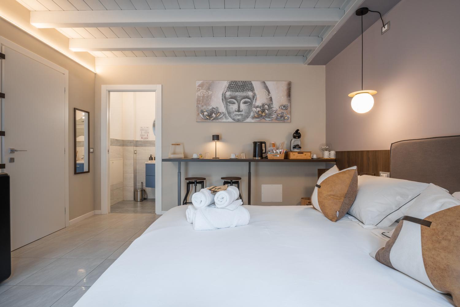 Es Rooms And Apartments Torbole Sul Garda Exteriör bild